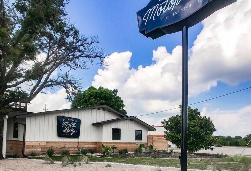 酒店 Stonewall Motor Lodge