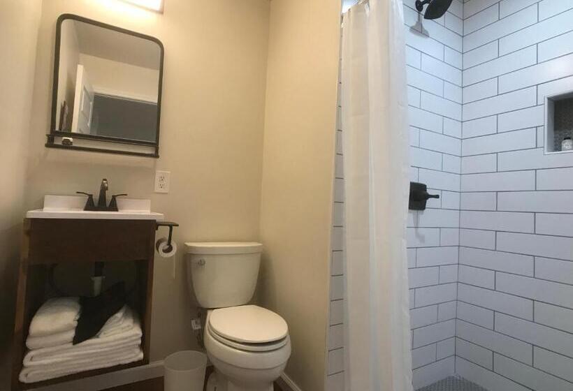 酒店 Stonewall Motor Lodge