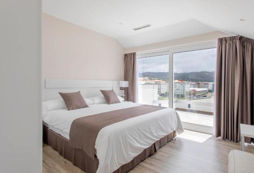 פנסיון Hostal Praia Madalena