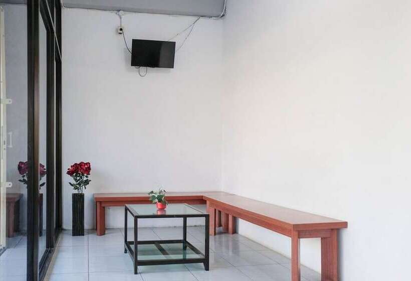 膳宿费 Reddoorz Near Ahmad Yani Airport 3