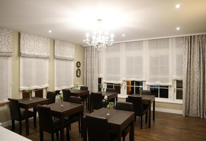 بنسيون Vía Xix