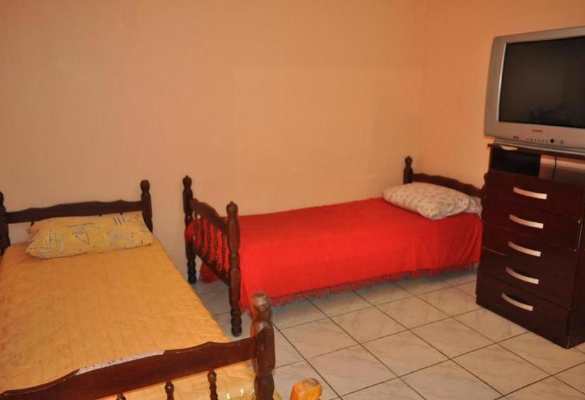 旅馆 Hospedagem Centro Champagnat