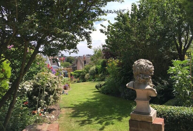 ベッドアンドブレックファースト Anne’s House