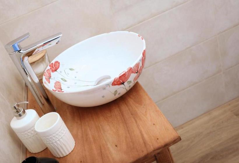 تختخواب و صبحانه Tra I Campi Di Papaveri