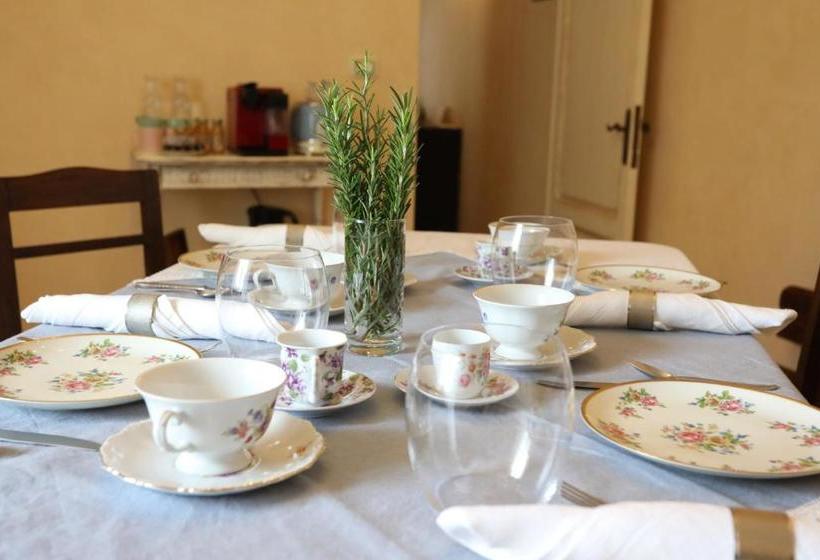 تختخواب و صبحانه Tra I Campi Di Papaveri