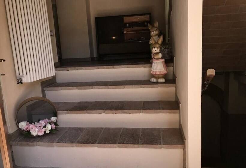 تختخواب و صبحانه Tra I Campi Di Papaveri