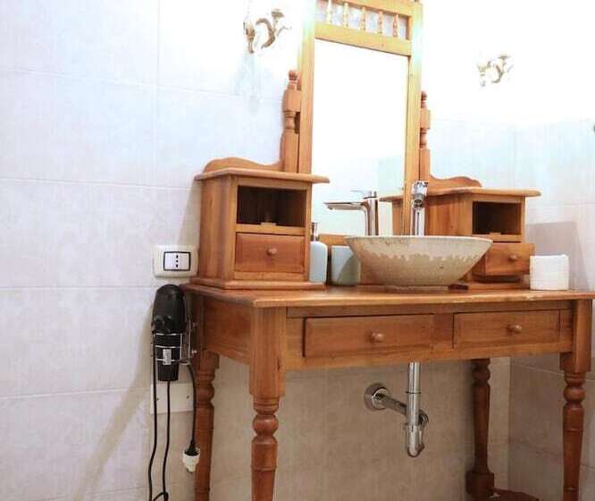 تختخواب و صبحانه Tra I Campi Di Papaveri