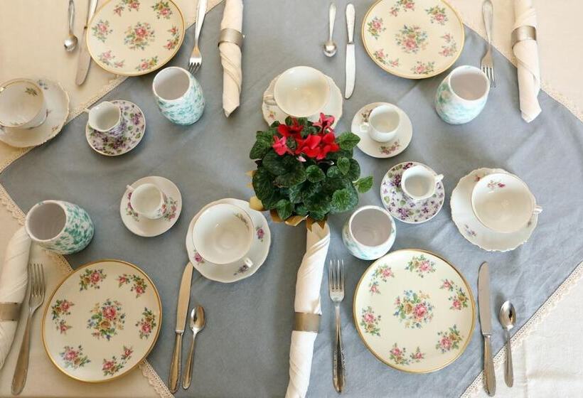 تختخواب و صبحانه Tra I Campi Di Papaveri