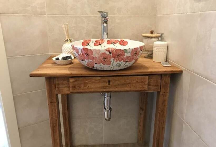 تختخواب و صبحانه Tra I Campi Di Papaveri