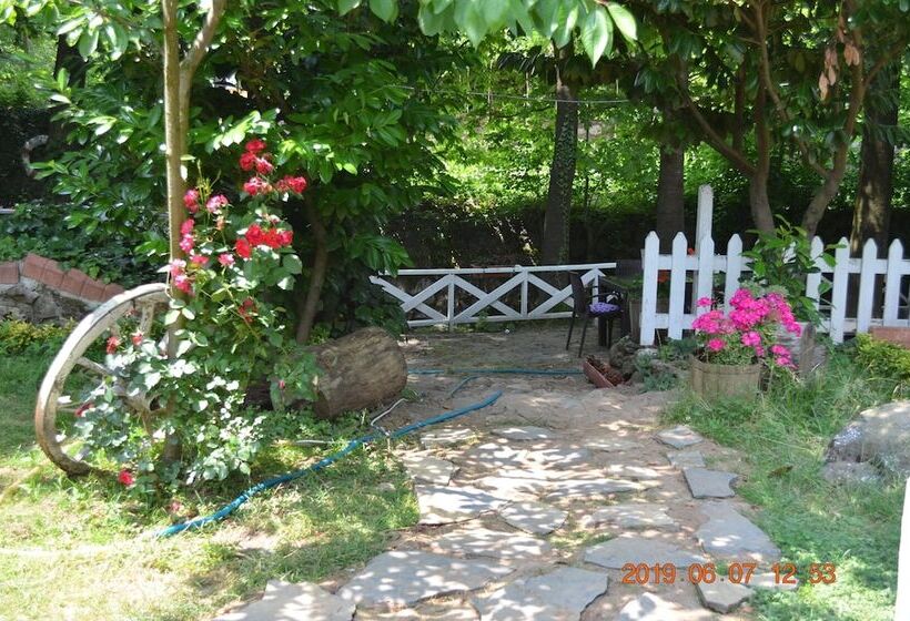 Beyaz Ev Butik Otel Masukiye