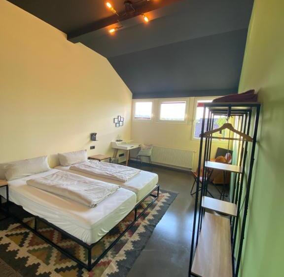 בית מלון כפרי Gästehaus & Café Leeze