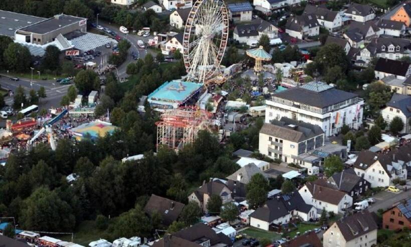 فندق Restaurant Zum Landmann