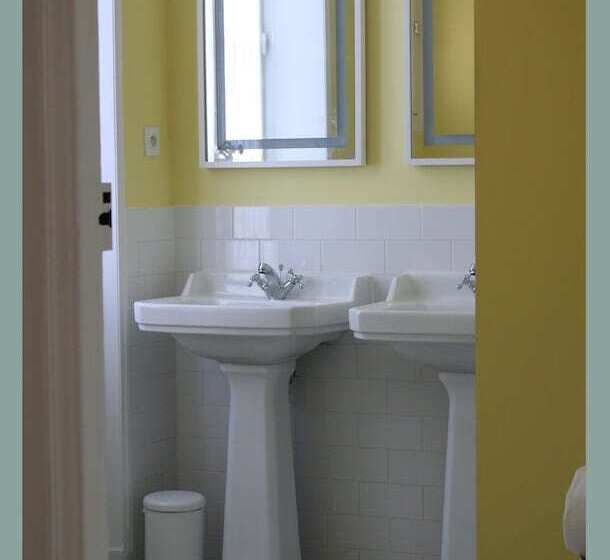 פנסיון De L'anglais, Guesthouse