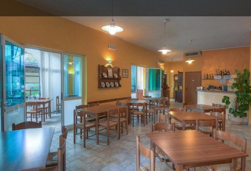 بنسيون La Sosta