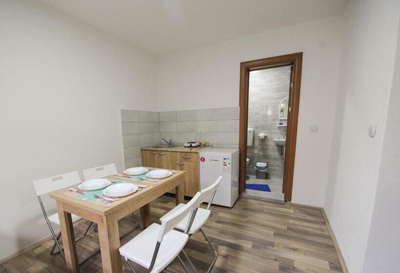 پانسیون Stella Apartments