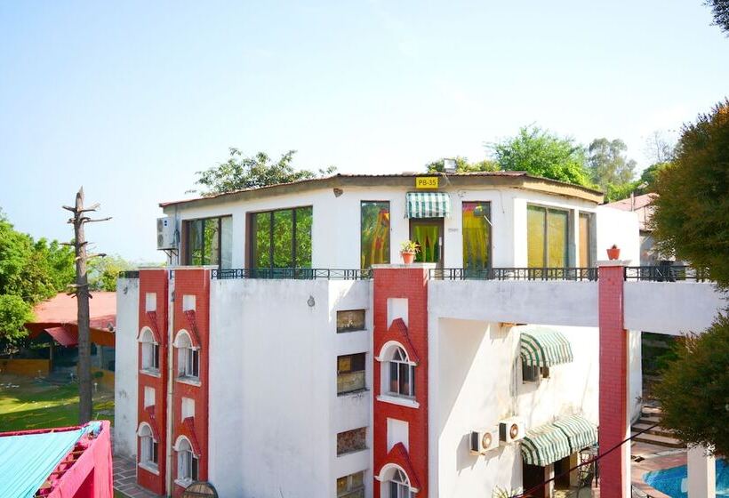 호텔 Oyo 37208 Dlm Valley Resorts