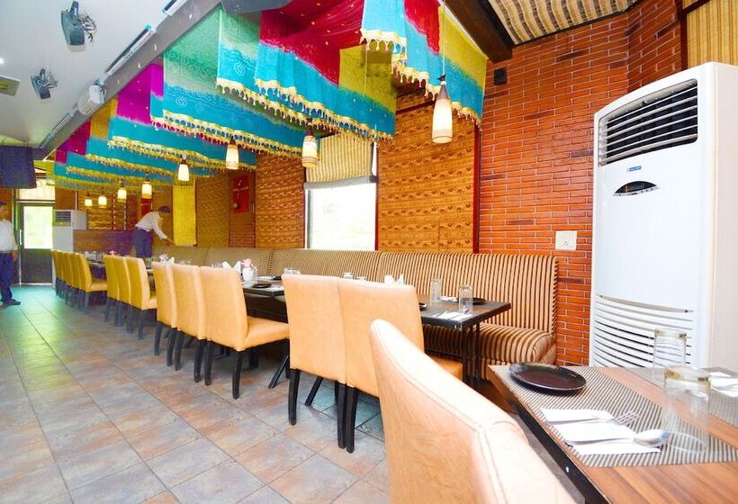 호텔 Oyo 37208 Dlm Valley Resorts