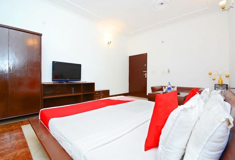 호텔 Oyo 37208 Dlm Valley Resorts