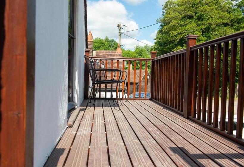 בית מלון כפרי The Withies Inn