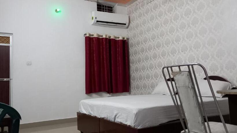 فندق Vindhyvasini Guest House