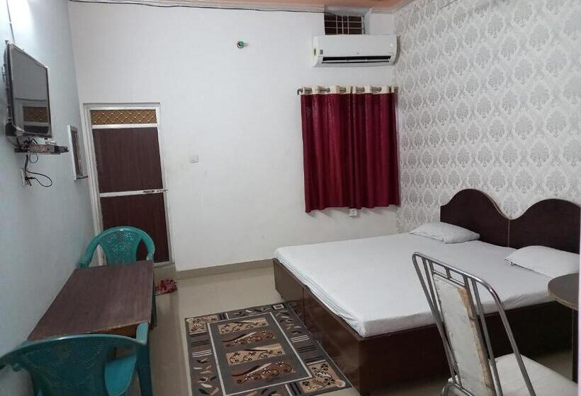 فندق Vindhyvasini Guest House