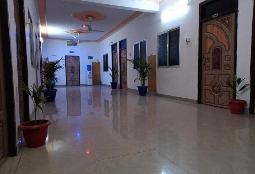 فندق Vindhyvasini Guest House