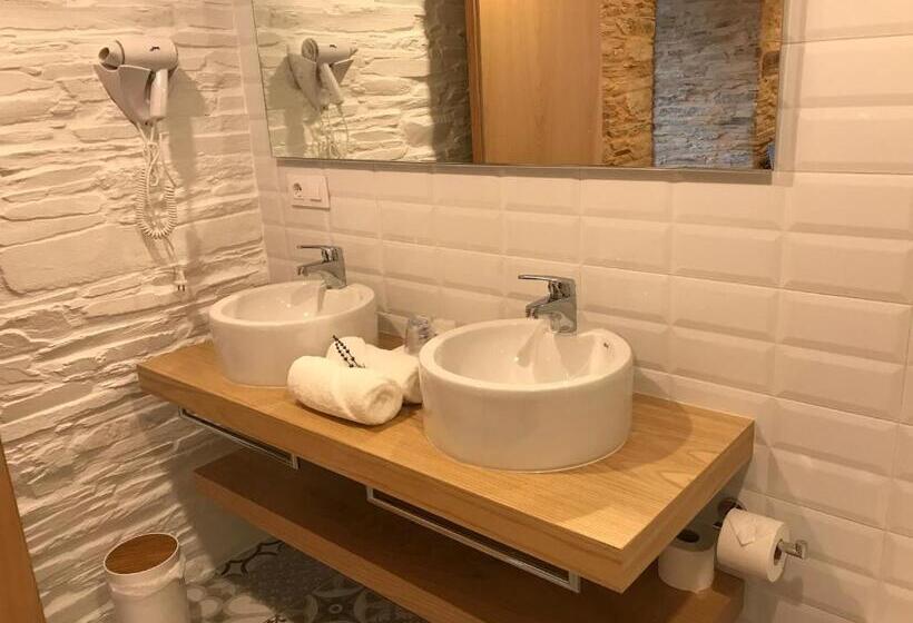 פנסיון A Casa Da Botica