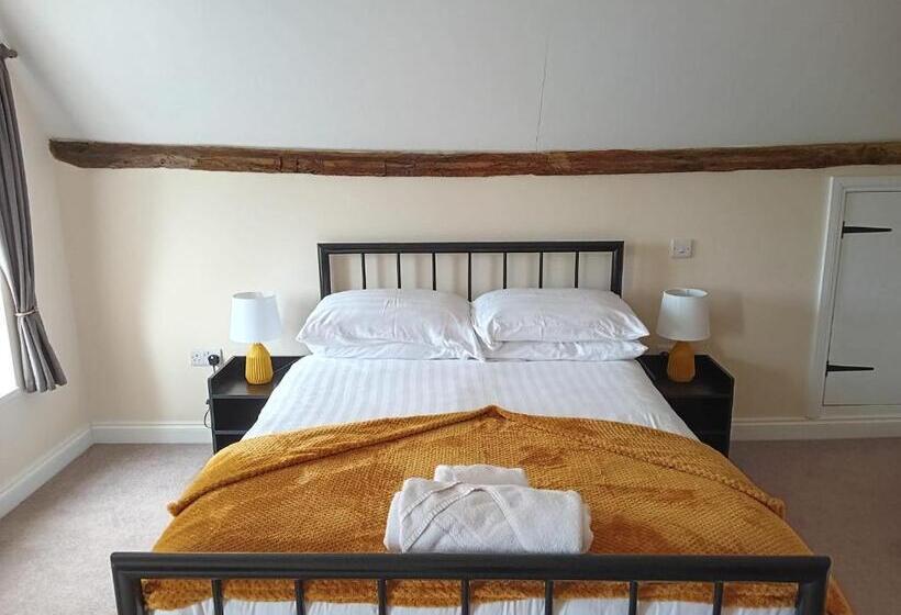 Общежитие Nelthorpe Arms