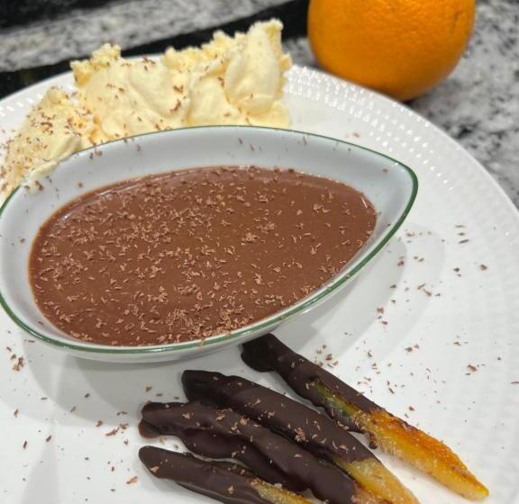 تختخواب و صبحانه Quail Lodge