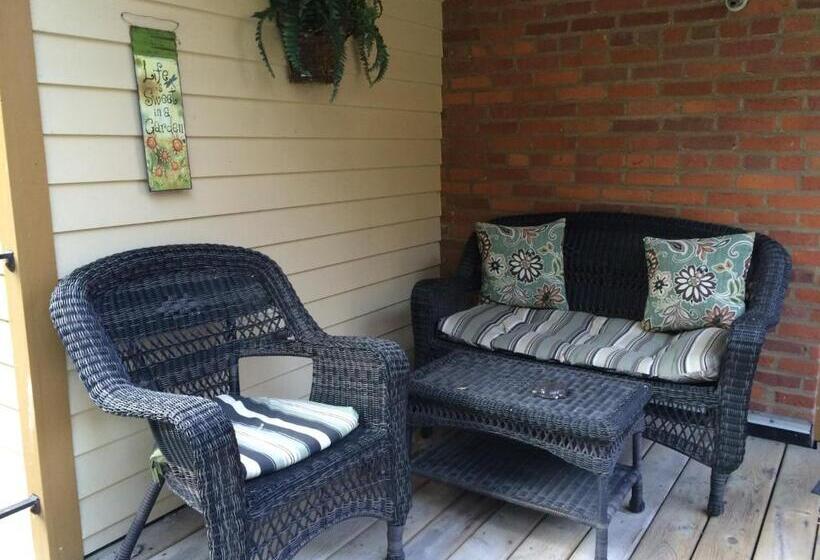 ベッドアンドブレックファースト Riverboat Suites