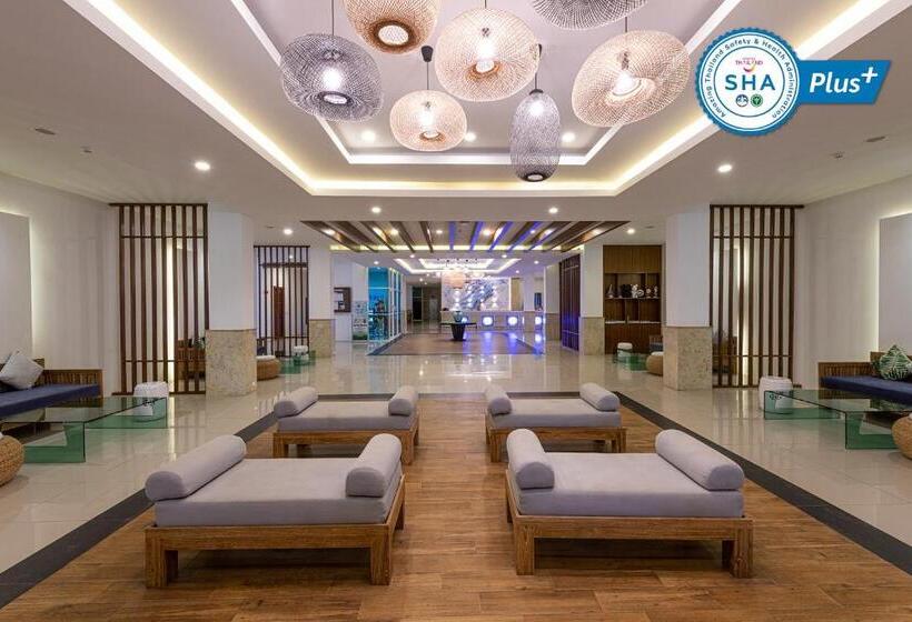 هتل Blue Beach Grand Resort And Spa
