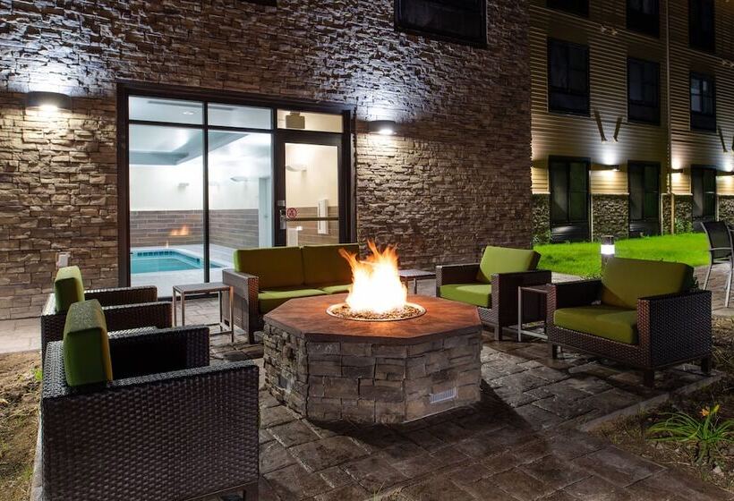 Отель Fairfield Inn & Suites By Marriott Canton