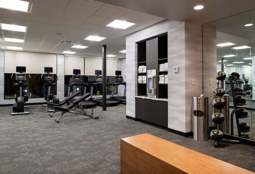 Отель Fairfield Inn & Suites By Marriott Canton