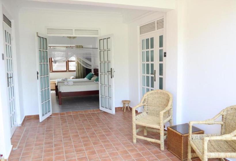 پانسیون Kasana Sunshine Holiday Home