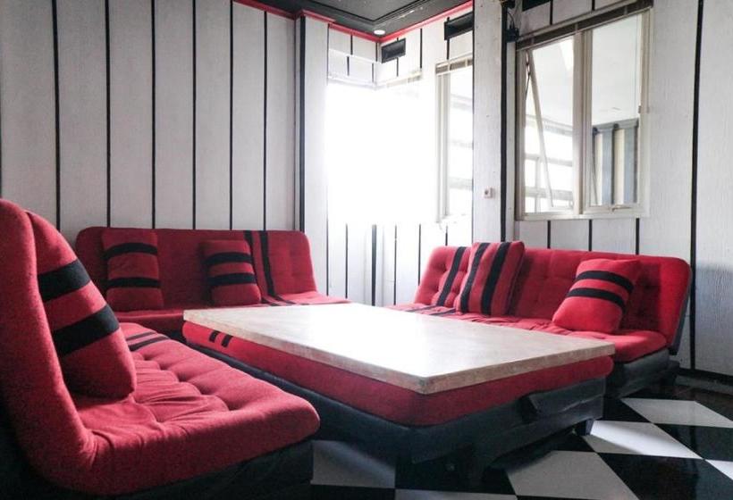 פנסיון Reddoorz Near Alun Alun Batu