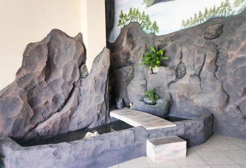 פנסיון Reddoorz Near Alun Alun Batu