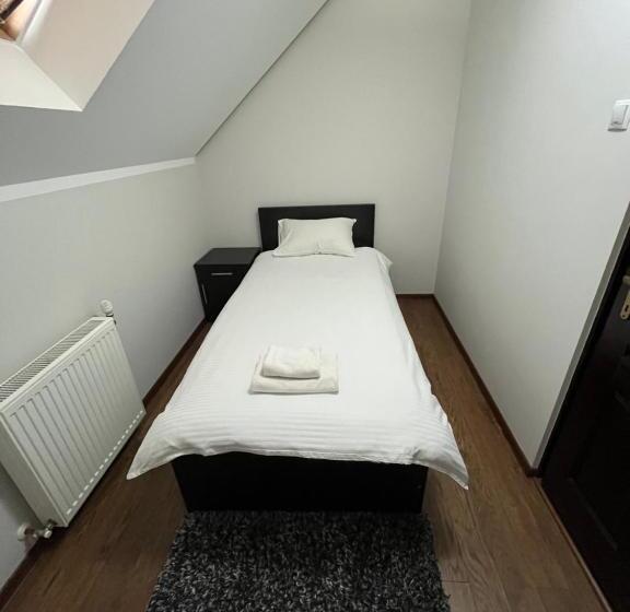 Pensiunea Miorița Putna