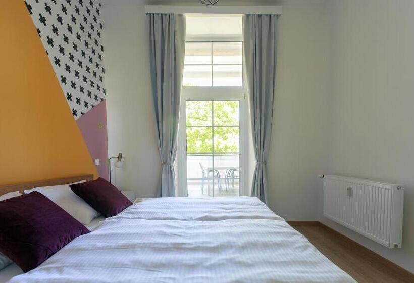 Avantgarde Apartments