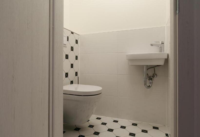 Avantgarde Apartments