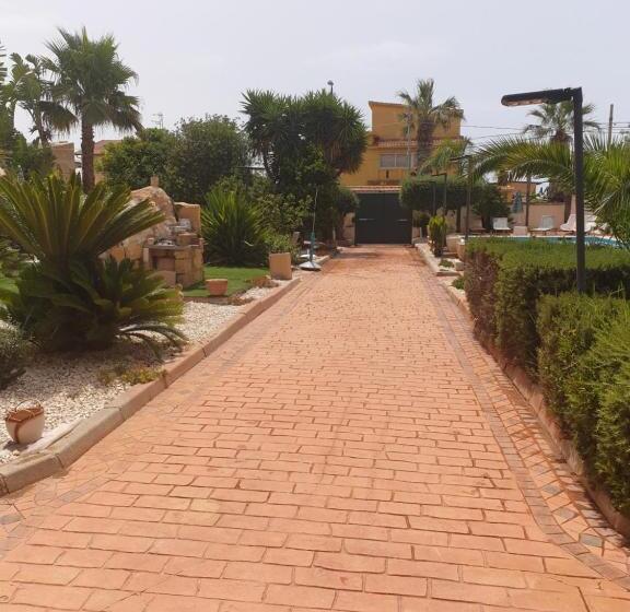 Casa Nostra Villa Cellini