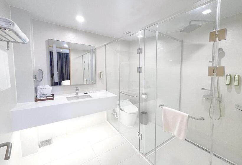 هتل Avani Central Busan