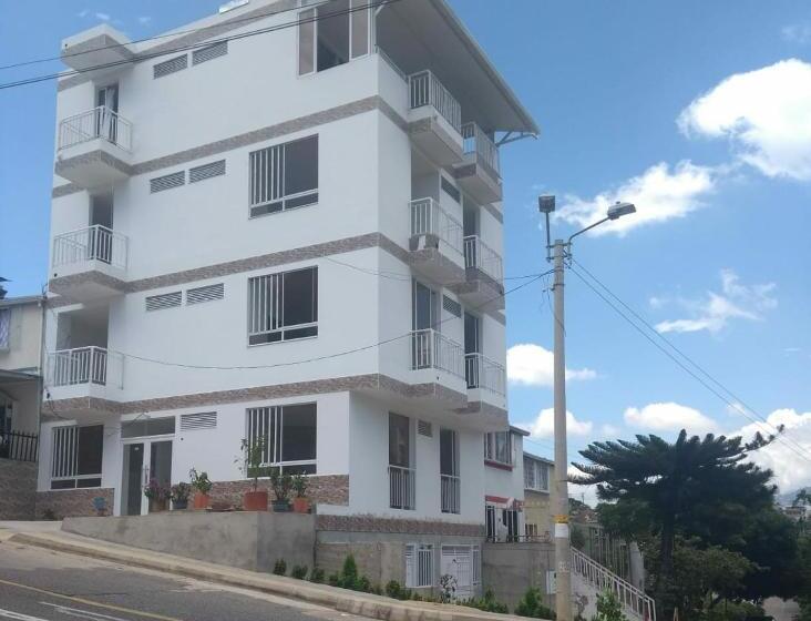 هتل Hospedaje Balcones De La Colina