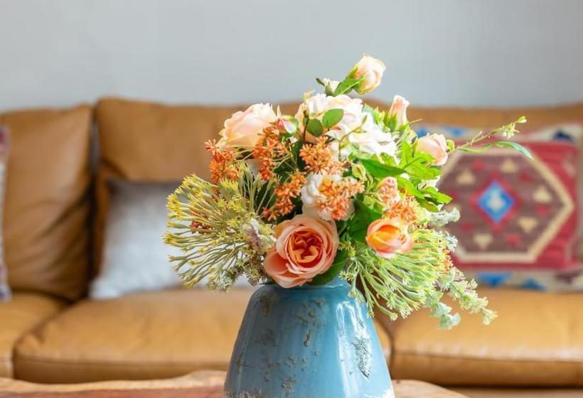 Floral Hotel · Jing Hai Man Ju Qingdao