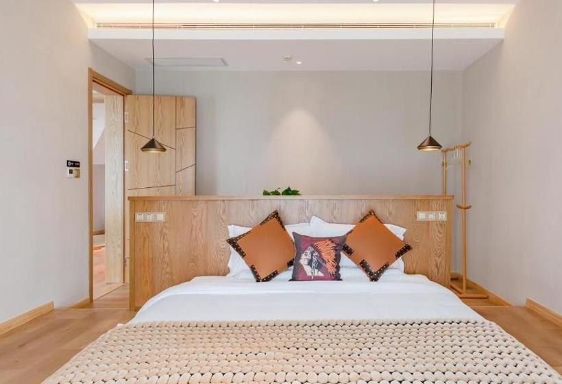 Floral Hotel · Jing Hai Man Ju Qingdao