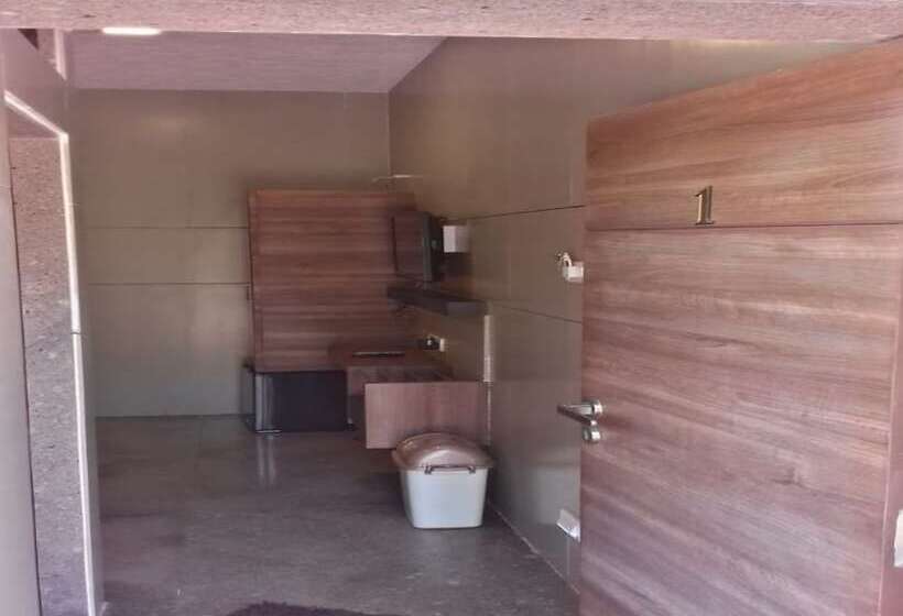 בית מלון כפרי Sharmin Rose Bungalow By Sky Stays