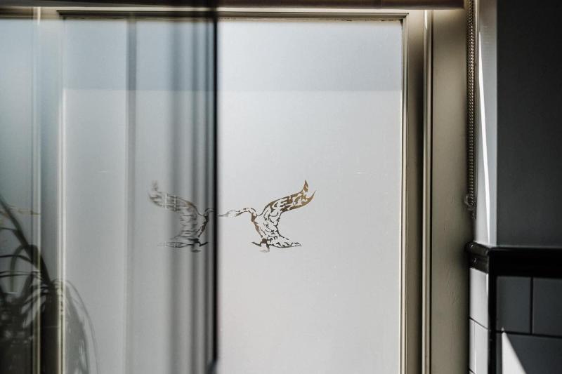 酒店 The Crooked Swan