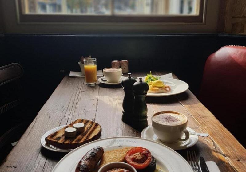 酒店 The Crooked Swan