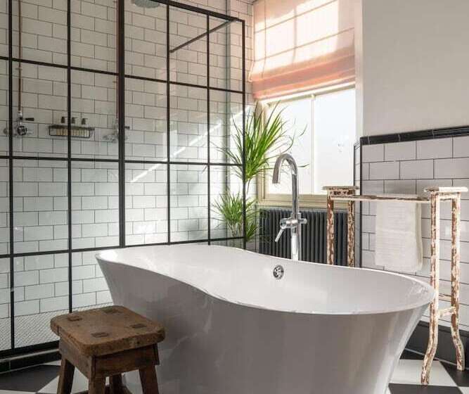 酒店 The Crooked Swan