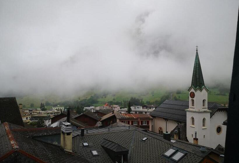 فندق Weisses Rössli