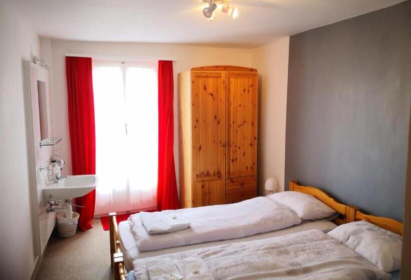 فندق Weisses Rössli